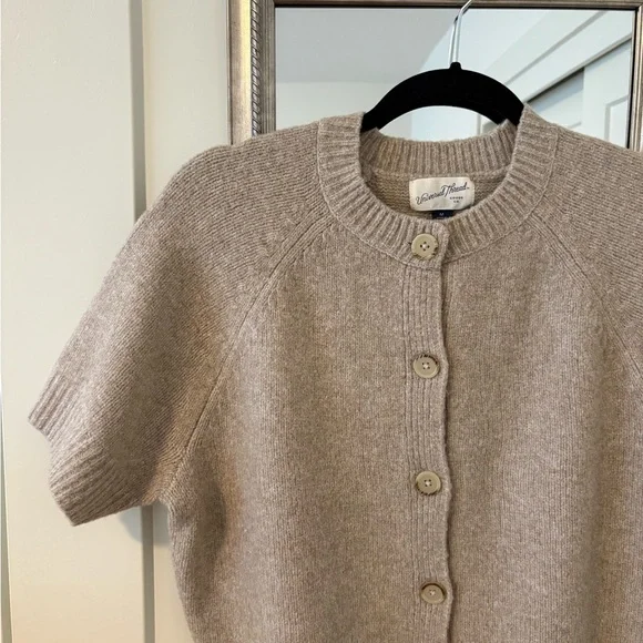 NWOT Universal Thread Short Sleeve Button Front Knit Cardigan - Taupe never worn - Picture 2 of 3